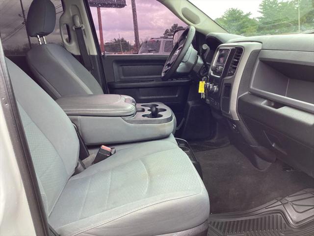 2017 Ram 3500 Tradesman Crew Cab 4x4 6'4" Box