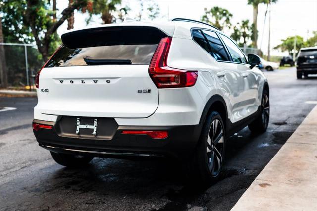 2025 Volvo XC40 B5 Plus Dark Theme