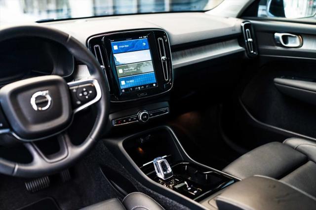 2025 Volvo XC40 B5 Plus Dark Theme