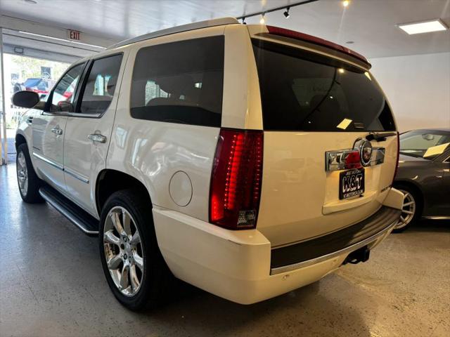 2007 Cadillac Escalade Standard
