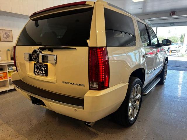 2007 Cadillac Escalade Standard