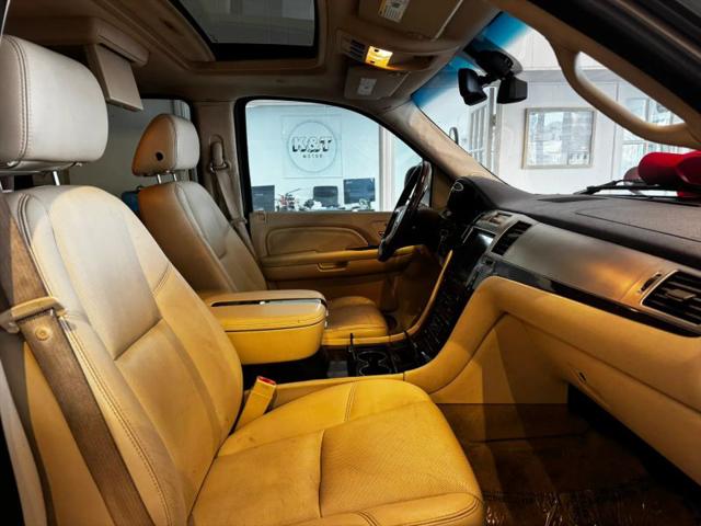 2007 Cadillac Escalade Standard
