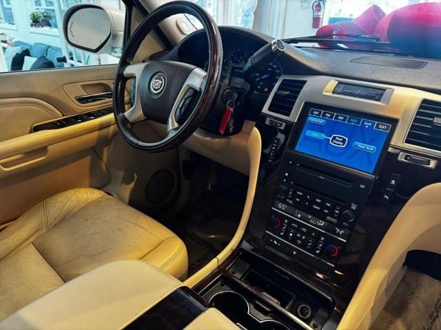2007 Cadillac Escalade Standard