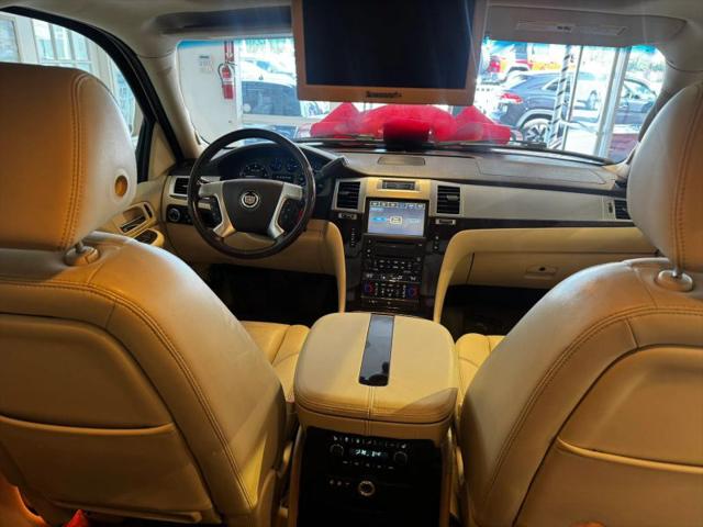 2007 Cadillac Escalade Standard