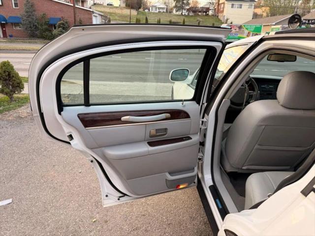 2007 Lincoln Town Car Signature