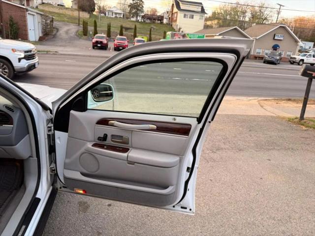 2007 Lincoln Town Car Signature