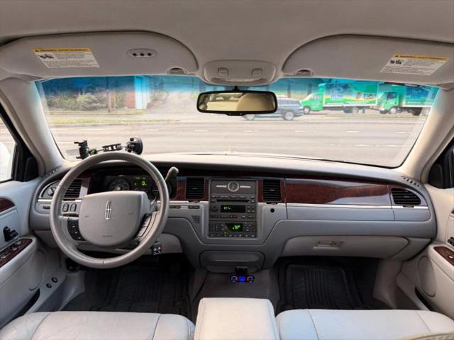 2007 Lincoln Town Car Signature