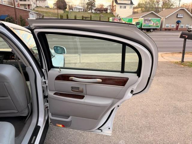 2007 Lincoln Town Car Signature