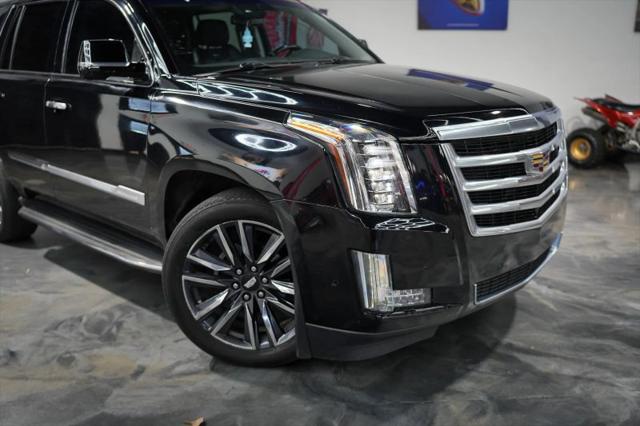 2017 Cadillac Escalade Luxury