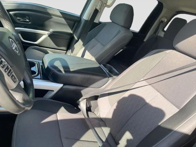 2024 Nissan Titan Crew Cab SV 4x4
