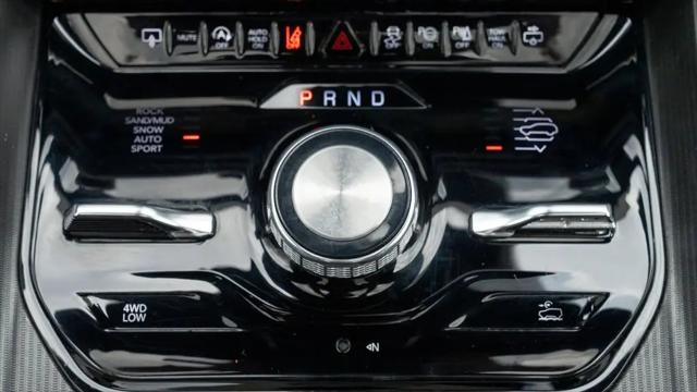 2024 Jeep Grand Wagoneer L Series II 4x4