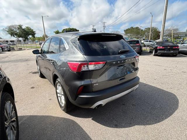 2020 Ford Escape SE
