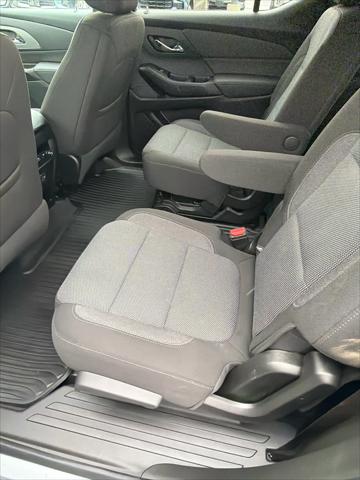 2023 Chevrolet Traverse AWD LT Cloth