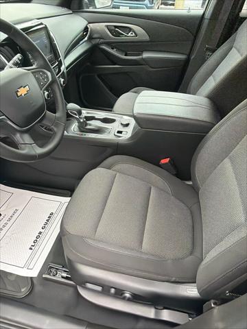 2023 Chevrolet Traverse AWD LT Cloth