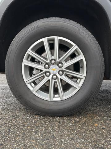 2023 Chevrolet Traverse AWD LT Cloth