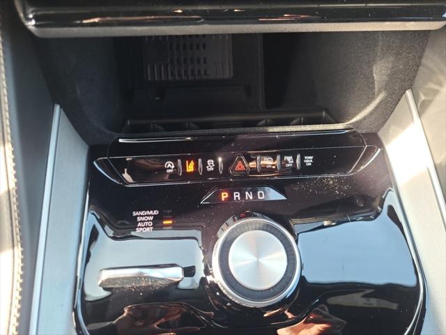 2026 Jeep Grand Wagoneer L 4x4
