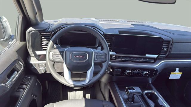 2026 GMC Sierra 1500 Crew Cab, Standard Bed, SLT, 4WD