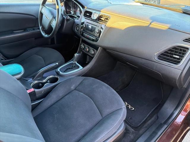 2013 Chrysler 200 LX