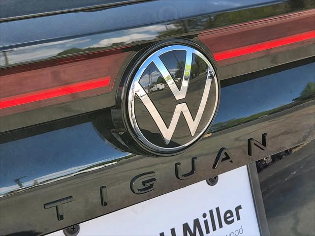 2026 Volkswagen Tiguan SE R-Line Black
