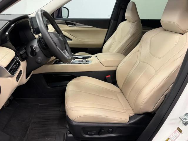 2023 INFINITI QX60 LUXE