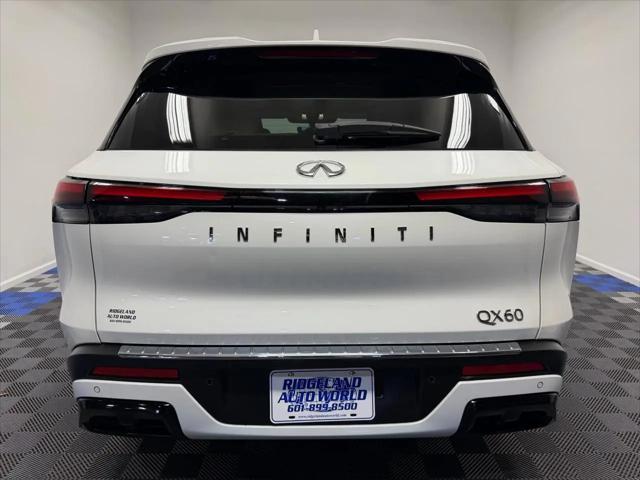 2023 INFINITI QX60 LUXE