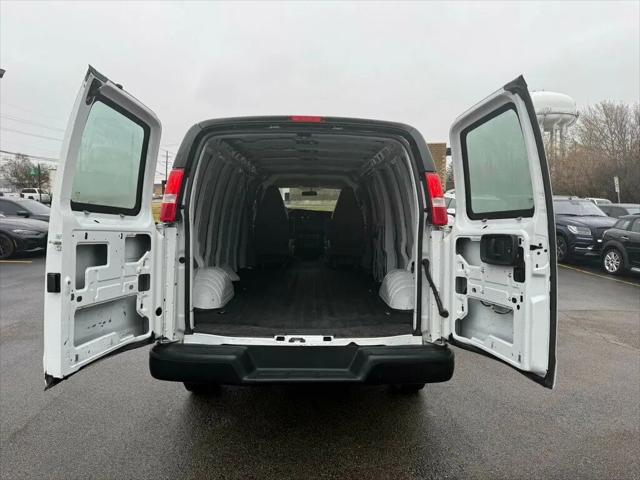 2022 Chevrolet Express Cargo Van RWD 2500 Extended Wheelbase WT