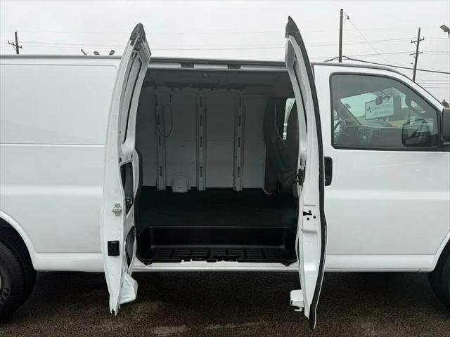 2022 Chevrolet Express Cargo Van RWD 2500 Extended Wheelbase WT