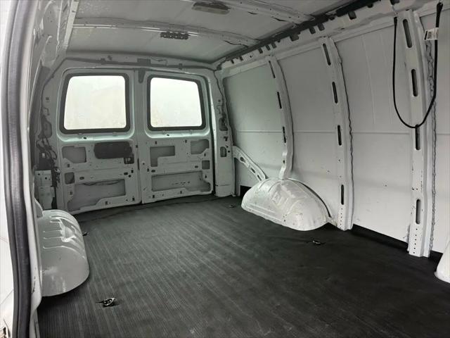 2022 Chevrolet Express Cargo Van RWD 2500 Extended Wheelbase WT