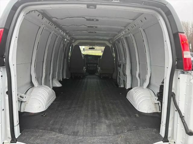 2022 Chevrolet Express Cargo Van RWD 2500 Extended Wheelbase WT