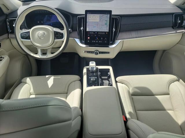 2026 Volvo XC90 Ultra, B6 AWD Gas (mild hybrid), Gasoline, Bright, 6 Seats