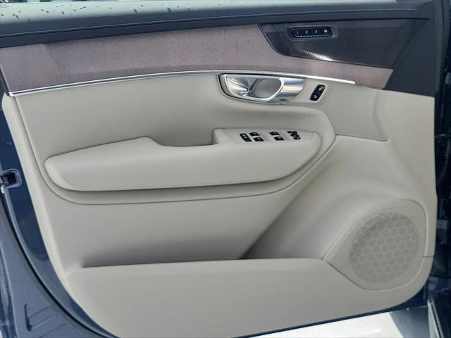 2026 Volvo XC90 Ultra, B6 AWD Gas (mild hybrid), Gasoline, Bright, 6 Seats