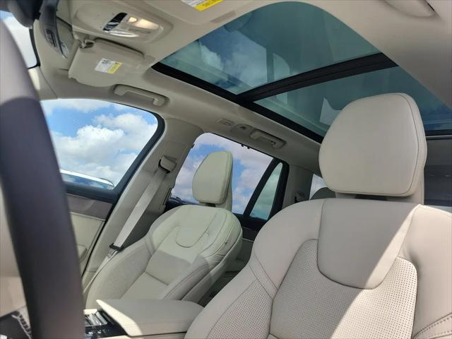 2026 Volvo XC90 Ultra, B6 AWD Gas (mild hybrid), Gasoline, Bright, 6 Seats
