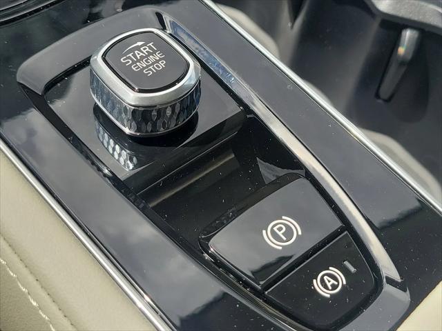 2026 Volvo XC90 Ultra, B6 AWD Gas (mild hybrid), Gasoline, Bright, 6 Seats