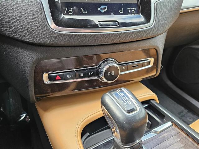 2017 Volvo XC90 T6 Momentum