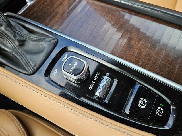 2017 Volvo XC90 T6 Momentum
