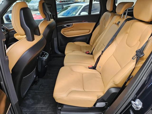2017 Volvo XC90 T6 Momentum