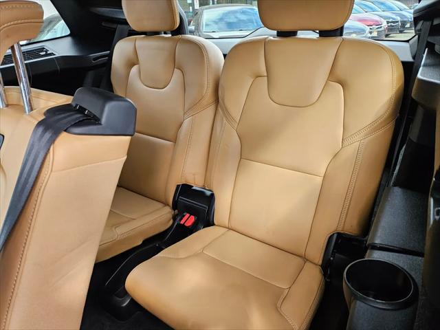 2017 Volvo XC90 T6 Momentum