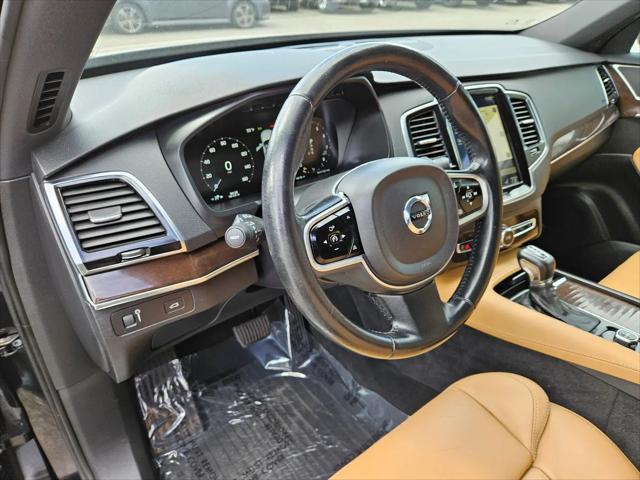 2017 Volvo XC90 T6 Momentum