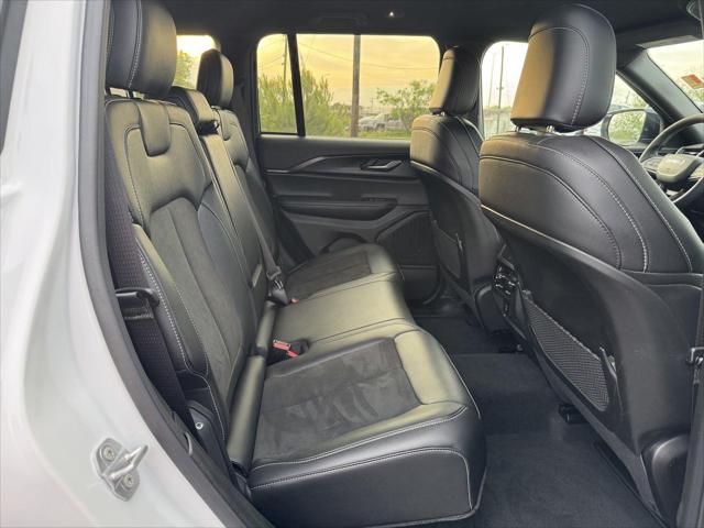 2025 Jeep Grand Cherokee Altitude 4x4