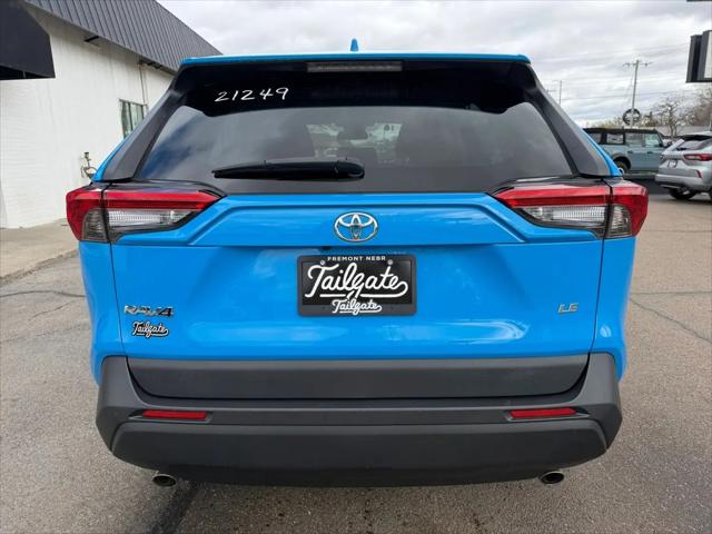 2020 Toyota RAV4 LE