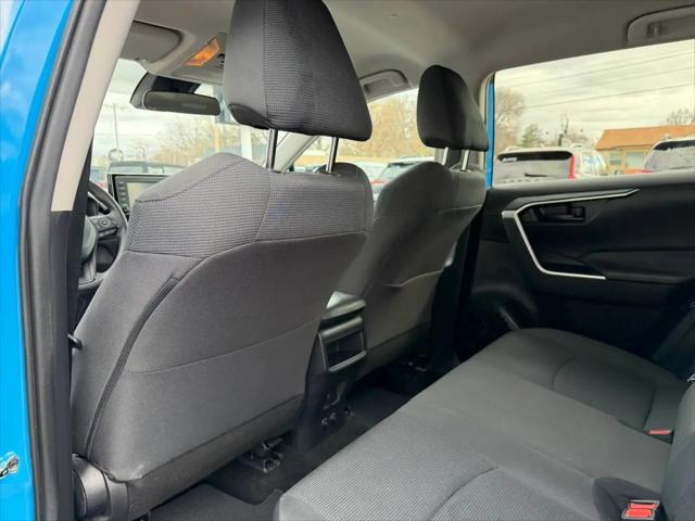 2020 Toyota RAV4 LE