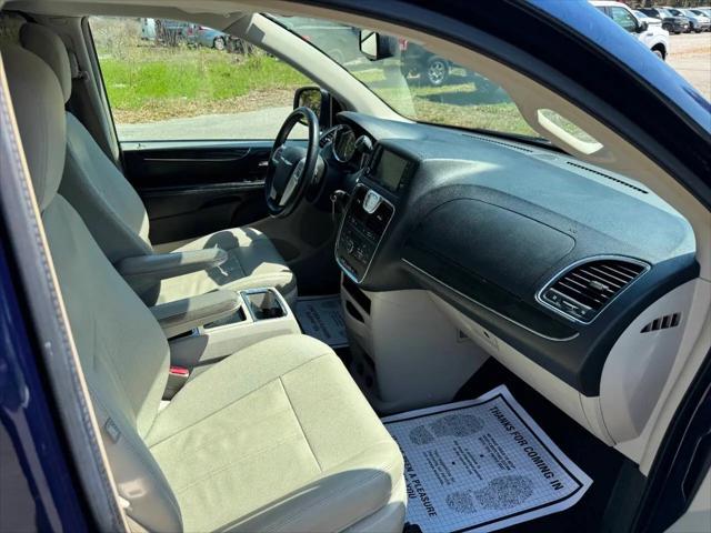 2015 Chrysler Town & Country Touring
