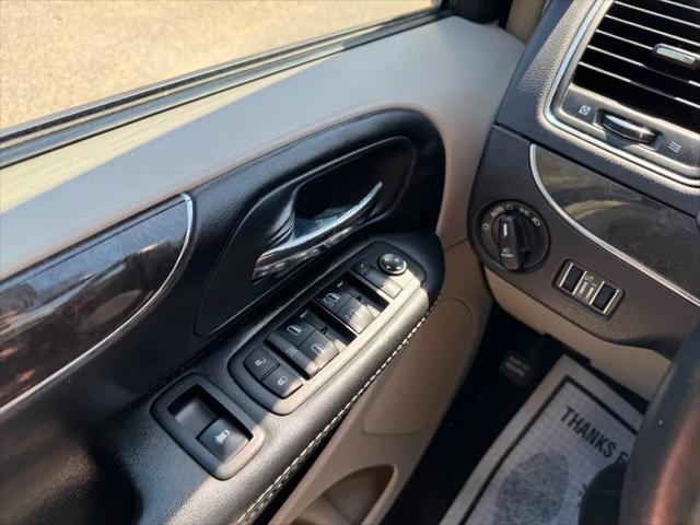 2015 Chrysler Town & Country Touring