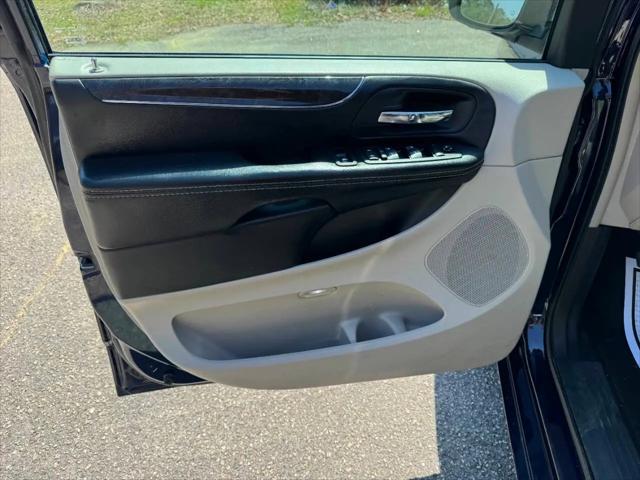 2015 Chrysler Town & Country Touring