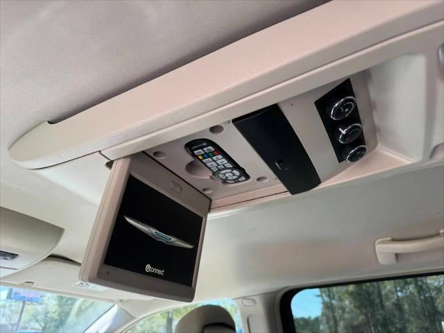 2015 Chrysler Town & Country Touring