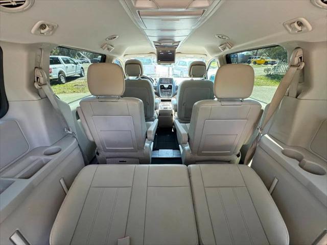 2015 Chrysler Town & Country Touring