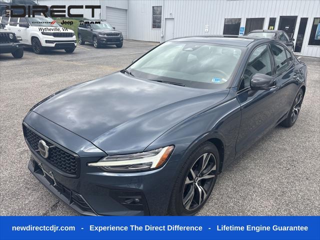 2023 Volvo S60 B5 Core Dark Theme