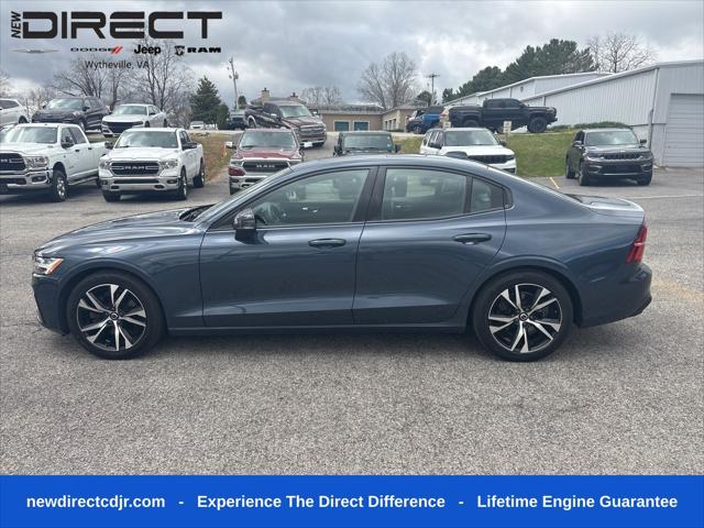 2023 Volvo S60 B5 Core Dark Theme