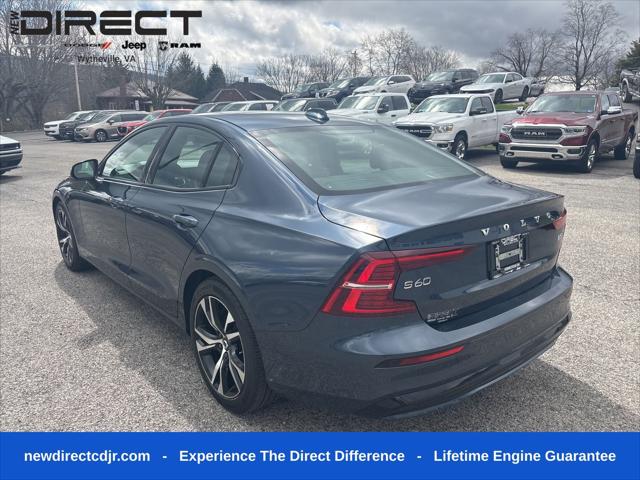 2023 Volvo S60 B5 Core Dark Theme