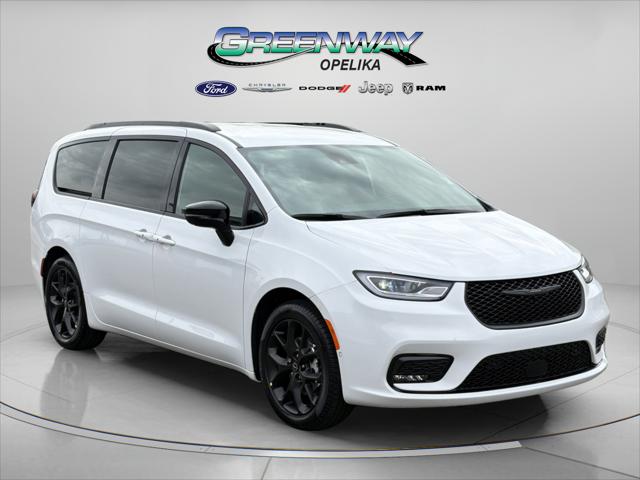 2026 Chrysler Pacifica Select for sale in Opelika, AL